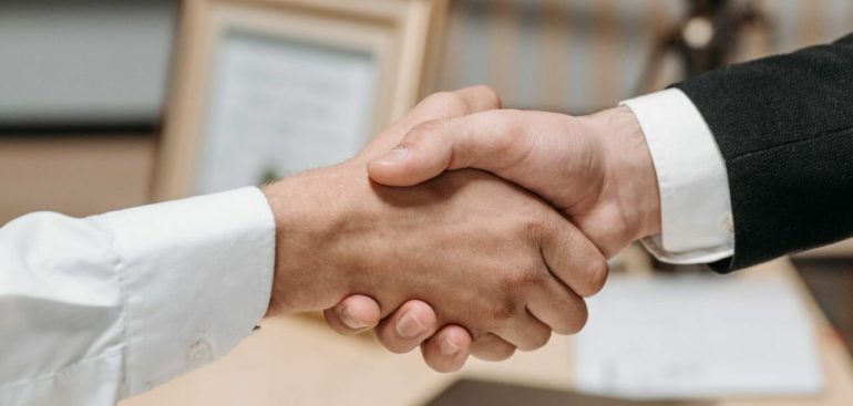 SOCIOS PODEM PEDIR TROCA DE BENS